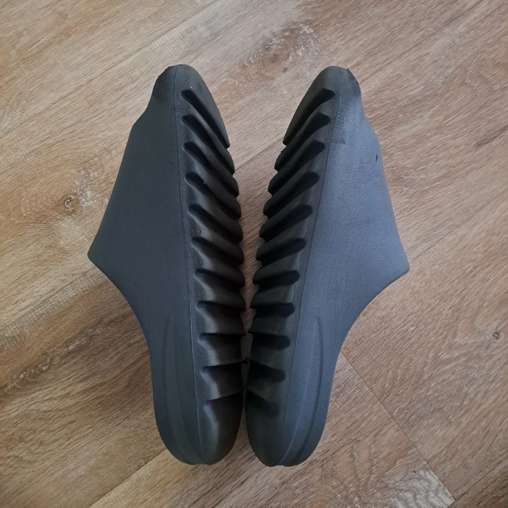 Yeezy Adidas Slides Bluish Gray Granite Colorway Men Size 12